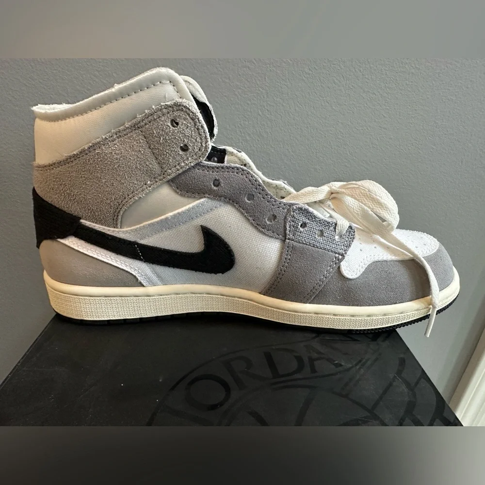 Jordan 1 Mid SE Craft White Cement Grey Black – Mens Size 8.5 – Special Ed NEW